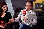 Kiefer Sutherland, Annie Wersching bei der Pressekonferenz im Lutter & Wegner am 20.01.2009 (Premiere Fernsehen/ Fabian Helmich)